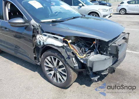 2020 Ford Escape Titanium Hybrid z USA, uszkodzony, nr VIN 1FMCU0DZ4LUA69373